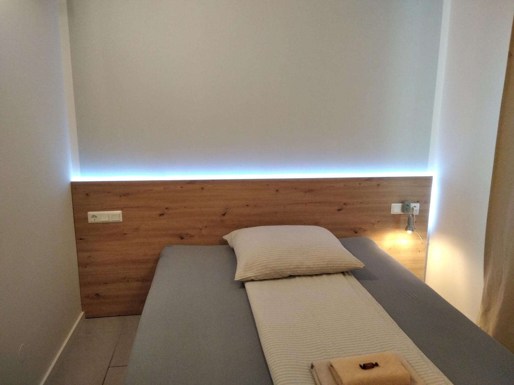 Sroom 118 And 119 In Center Reutlingen Exteriör bild
