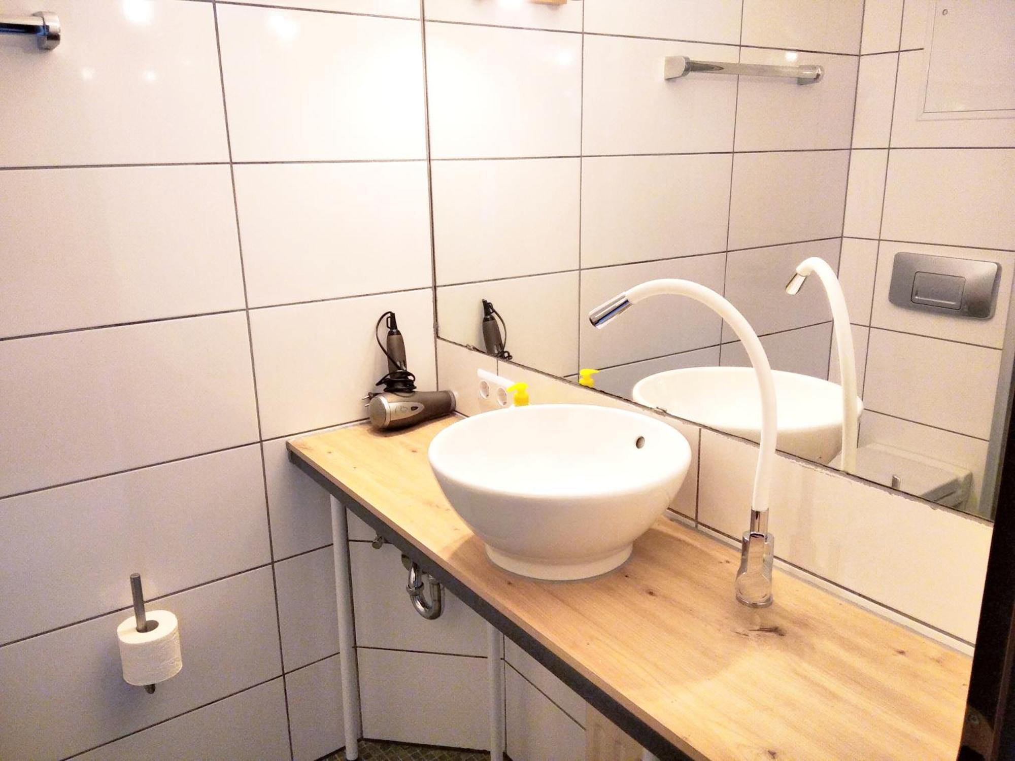 Sroom 118 And 119 In Center Reutlingen Exteriör bild